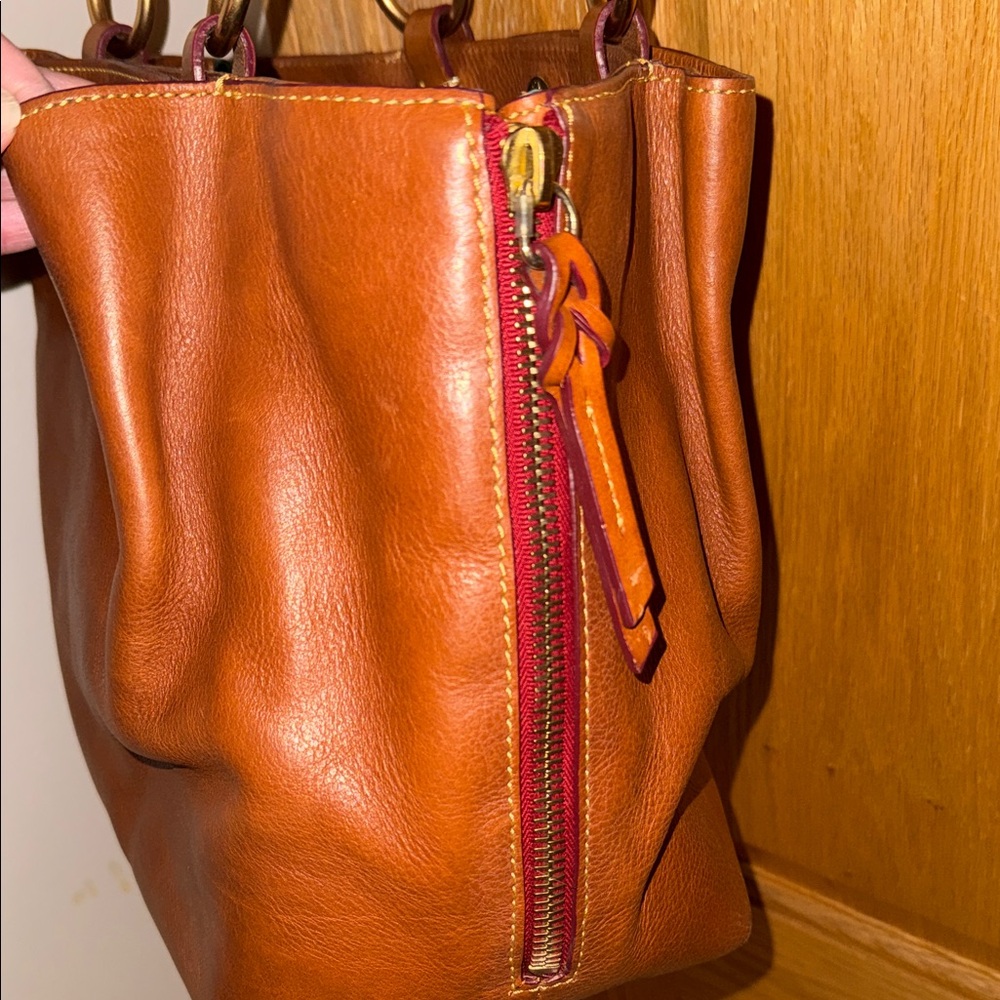 Dooney & Bourke Florentine Large Zip Burlow Like New Natural - Picture 4 of 11